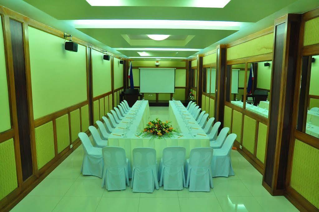 OYO 159 San Remigio Pensionne Suites Cebu Esterno foto